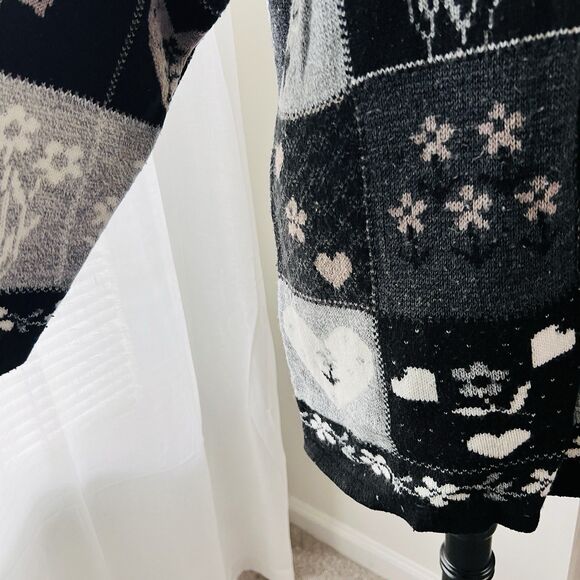 Vintage Classic Elements Black & Gray Heart Floral Patchwork Sweater Plus 1X USA - Picture 4 of 10